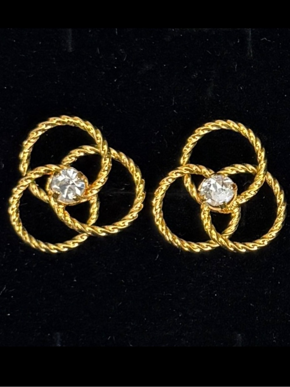 Vintage lightweight goldtone center bling pierced earrings